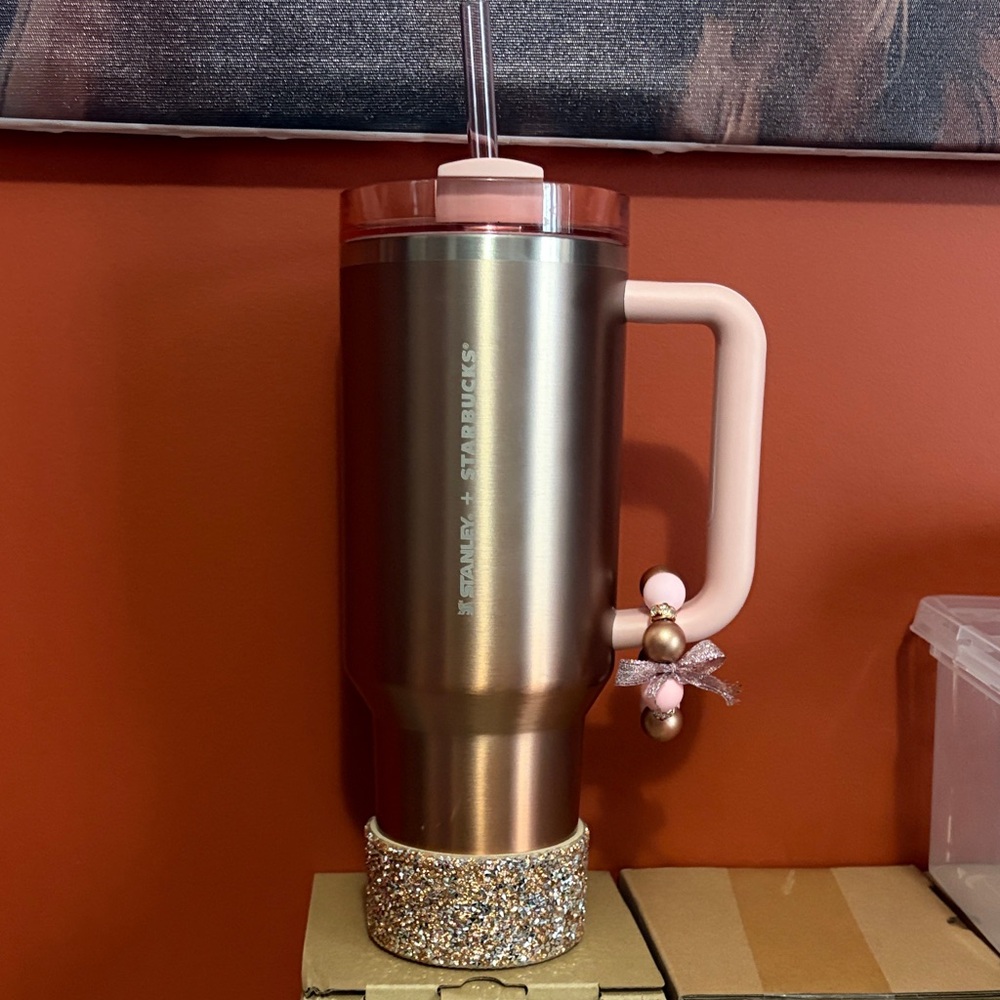Starbucks Taiwan exclusive rose gold.